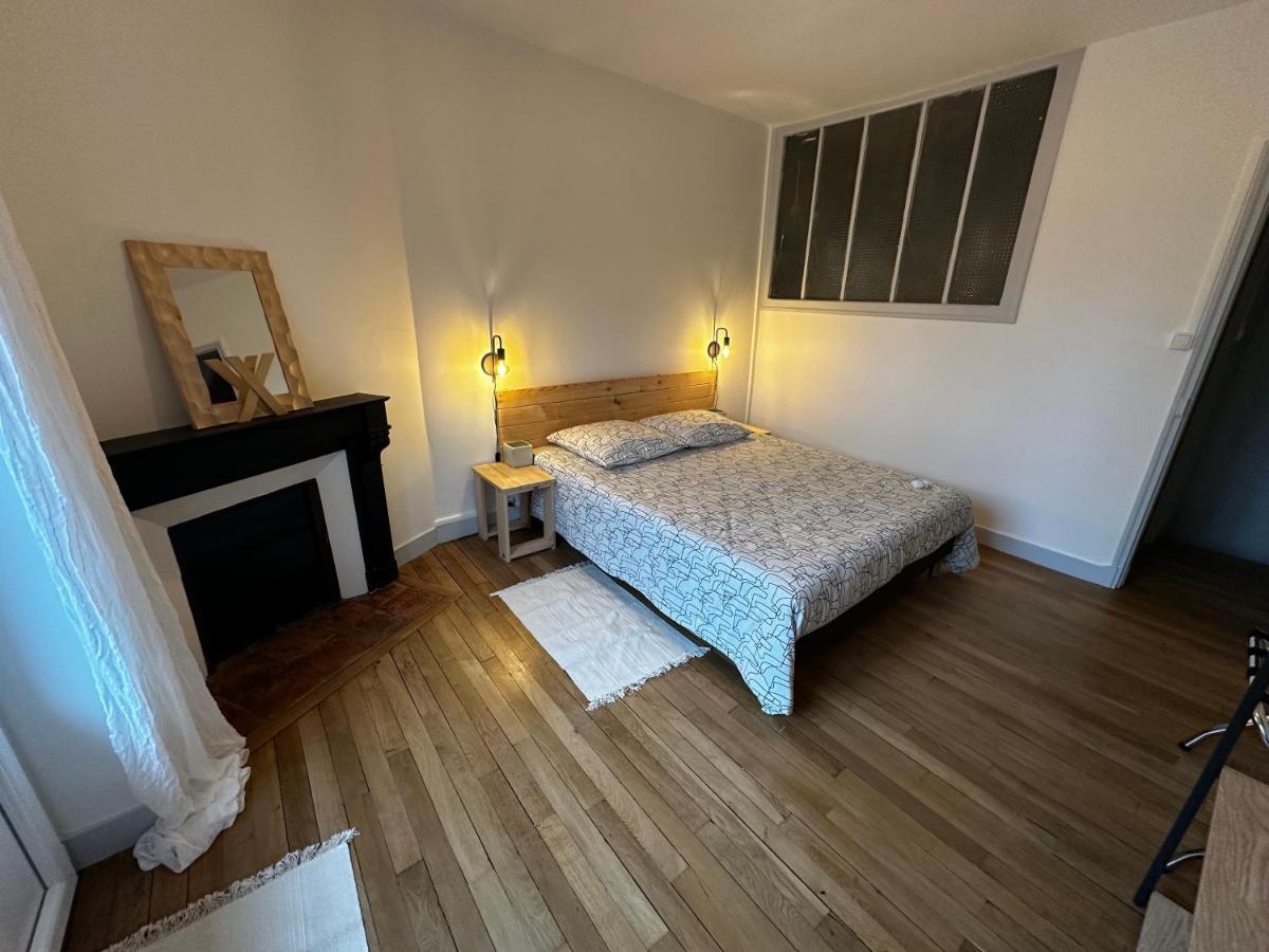 Belle Maison De Ville Au Coeur Du Village De Montagne Vic-sur-Cère Kültér fotó