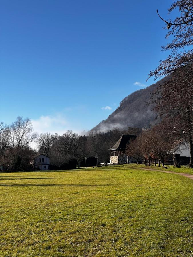 Belle Maison De Ville Au Coeur Du Village De Montagne Vic-sur-Cère Kültér fotó